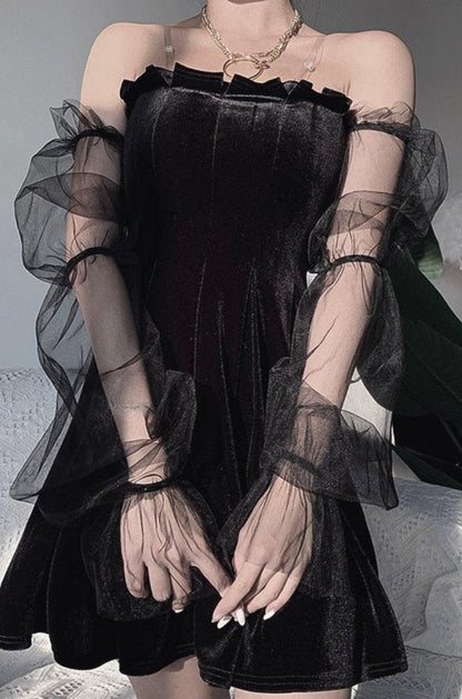 Chic Goth Vintage Style Pleated Dress - Vellarmi
